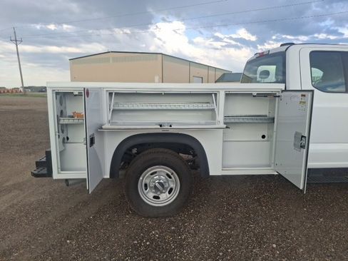 Used 2024 Ford F350 XL w/ Snow Plow Prep Package image 7