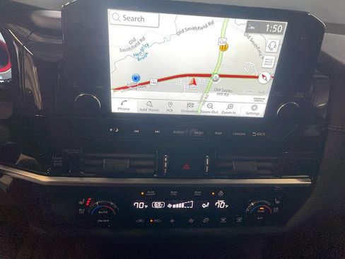 Used 2025 Nissan Pathfinder Platinum image 11