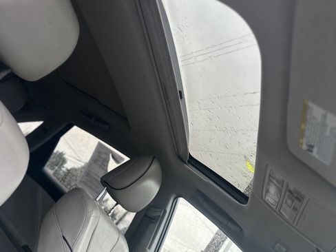 Used 2009 Toyota Venza image 25