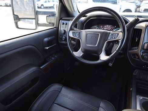 Used 2019 GMC Sierra 3500 Denali w/ Duramax Plus Package image 19