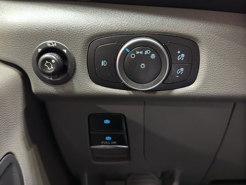 Used 2023 Ford Transit 350 XLT image 28