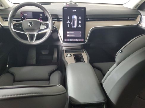 Used 2025 Volvo EX90 Ultra AWD/4WD image 14