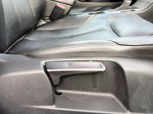 Used 2010 Volkswagen Passat Komfort FWD image 40