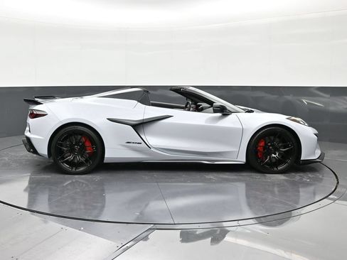 Used 2023 Chevrolet Corvette Z06 RWD image 6