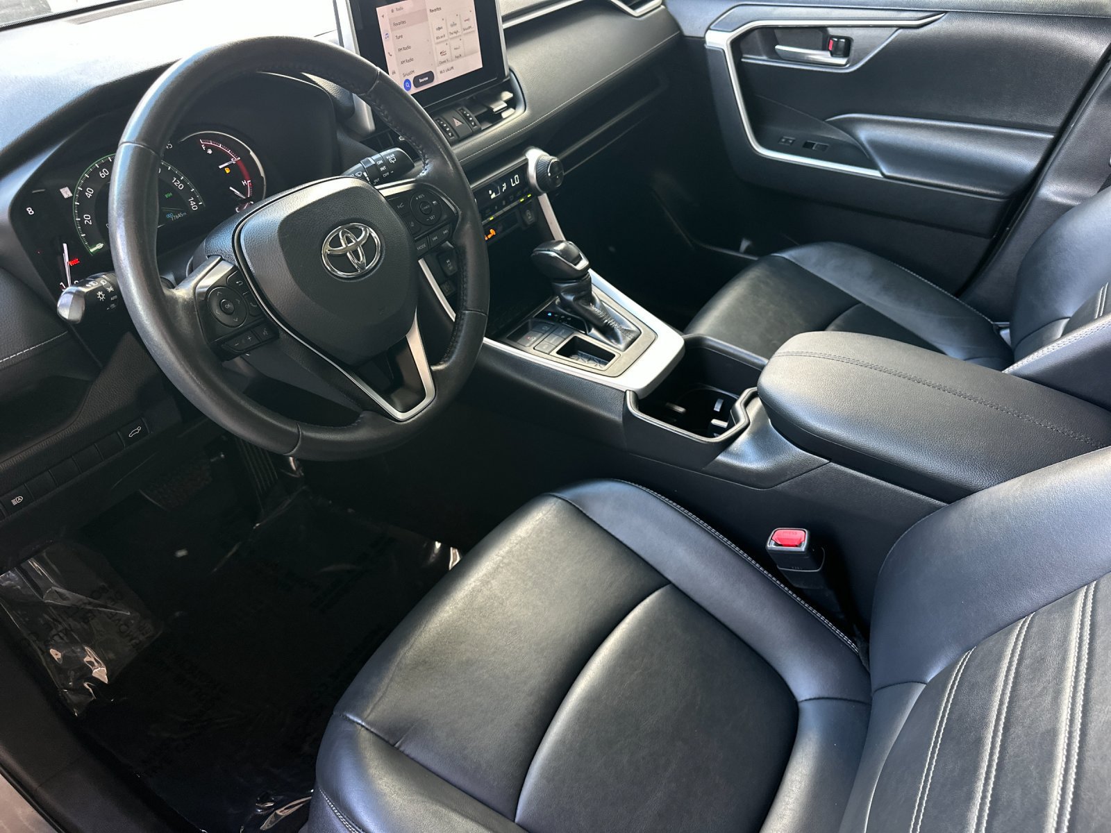 Used 2024 Toyota RAV4 XLE Premium FWD image 9