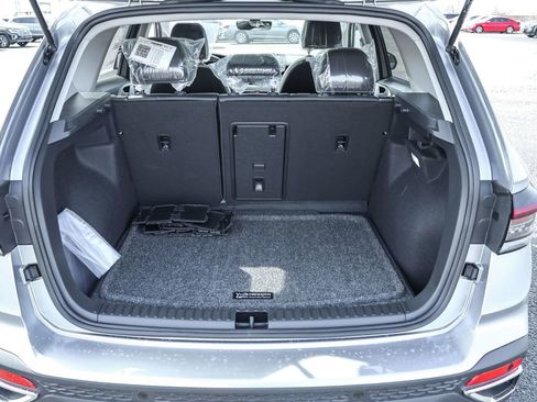 New 2025 Volkswagen Taos SE image 36