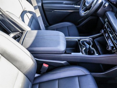 New 2026 Chevrolet Traverse LT w/ Midnight/Sport Edition image 17