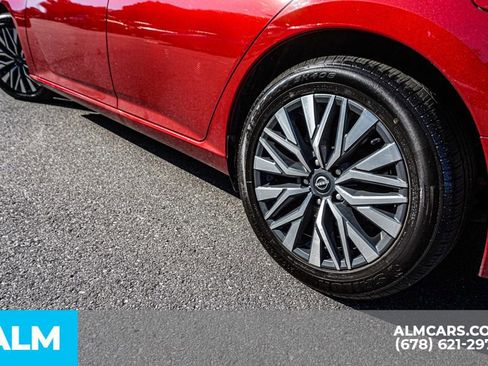Used 2024 Nissan Altima 2.5 SV FWD image 16