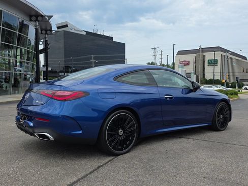 Used 2025 Mercedes-Benz CLE 300 4MATIC Coupe image 5