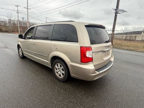 Used 2012 Chrysler Town & Country Touring w/ Entertainment Group #1 image 5