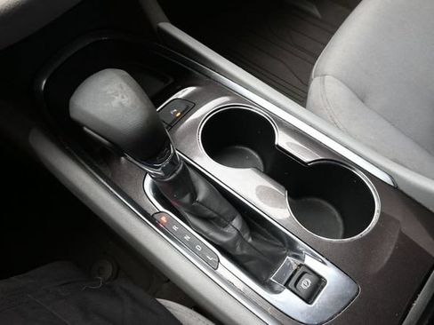 Used 2022 Chevrolet Malibu LT FWD image 38
