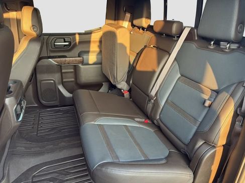 Used 2019 GMC Sierra 1500 Denali w/ Denali Ultimate Package AWD/4WD image 13