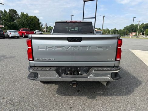 Used 2025 Chevrolet Silverado 2500 LTZ w/ LTZ Convenience Package AWD/4WD image 6