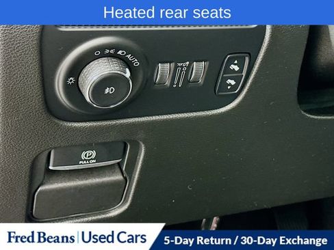 Used 2022 Jeep Wagoneer Series III w/ Premium Group I AWD/4WD image 15