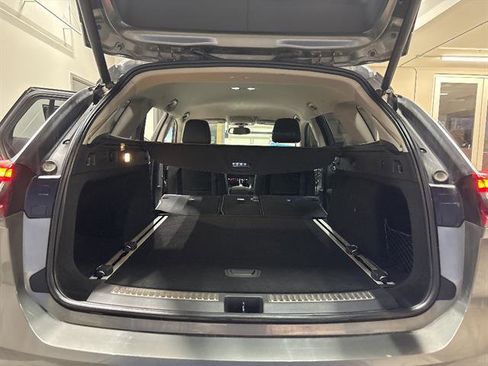 Used 2018 Buick Regal Essence w/ Driver Confidence Package #1 image 28