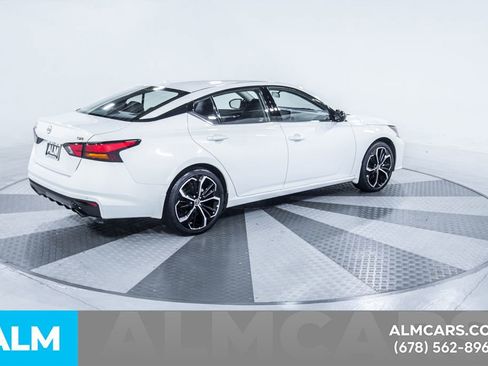 Used 2025 Nissan Altima 2.5 SR image 10