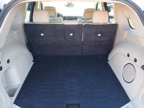 Certified 2022 Jeep Grand Cherokee Limited w/ Trailer Tow Group IV image 27