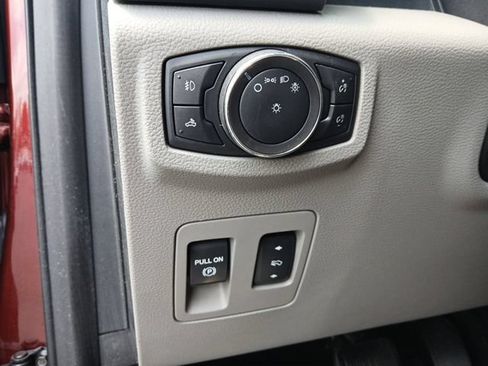 Used 2015 Ford F150 XLT w/ Equipment Group 301A Mid AWD/4WD image 32