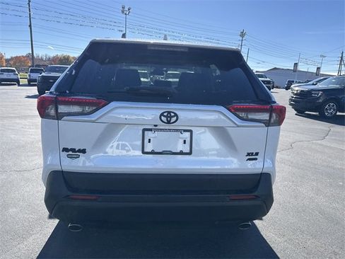 Used 2024 Toyota RAV4 XLE Premium image 5