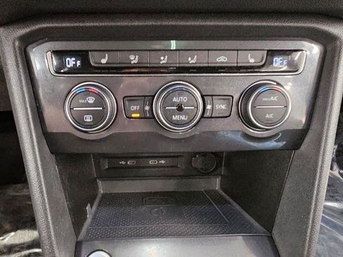 Used 2021 Volkswagen Tiguan SE AWD/4WD image 18