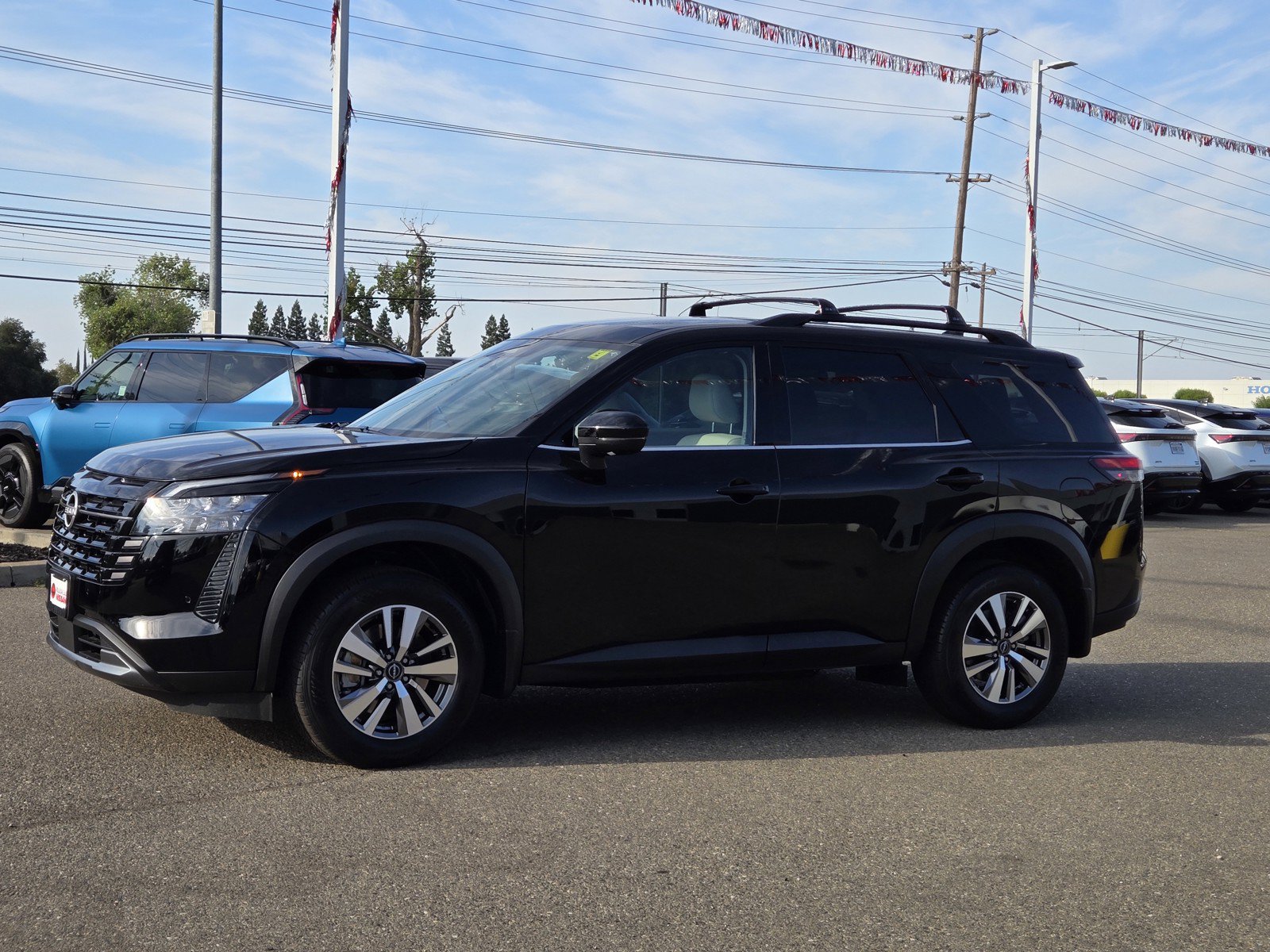 Certified 2026 Nissan Pathfinder SL AWD/4WD image 7