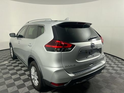 Used 2018 Nissan Rogue SV FWD image 5