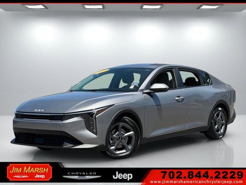 Used 2025 Kia K4 FWD image 1