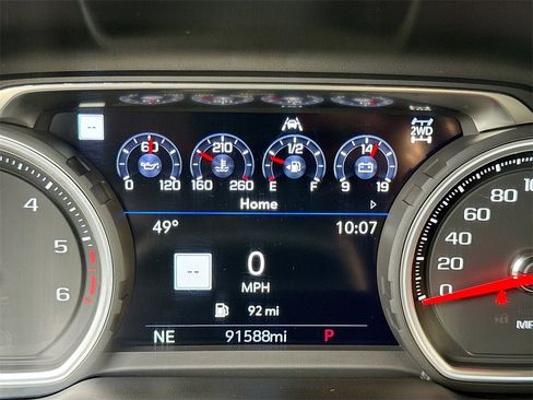 Used 2021 Chevrolet Suburban Premier image 18