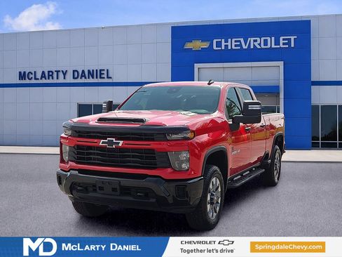 Used 2024 Chevrolet Silverado 2500 Custom w/ Custom Convenience Package AWD/4WD image 2