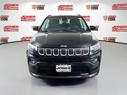 Used 2022 Jeep Compass Latitude AWD/4WD image 11