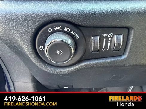 Used 2019 Chrysler Pacifica Touring Plus w/ S Appearance Package FWD image 20