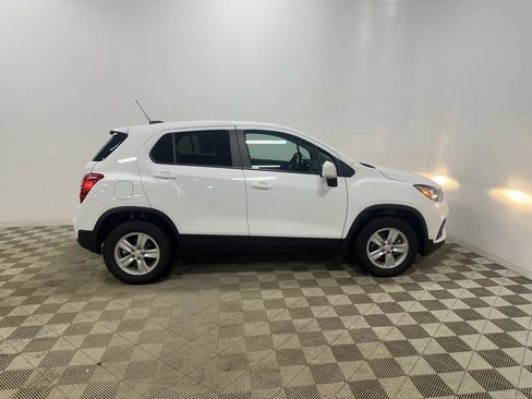 Certified 2022 Chevrolet Trax LS w/ Tint and Cruise Package image 4