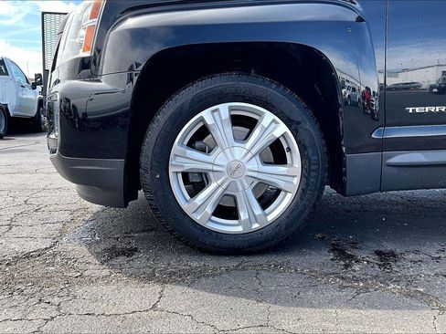 Used 2017 GMC Terrain SLE w/ Convenience Package AWD/4WD image 2