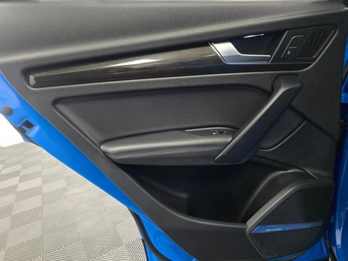 Used 2020 Audi Q5 e Prestige w/ Prestige Package image 21