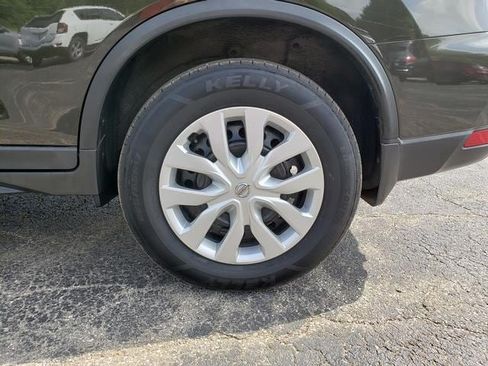 Used 2017 Nissan Rogue S AWD/4WD image 10