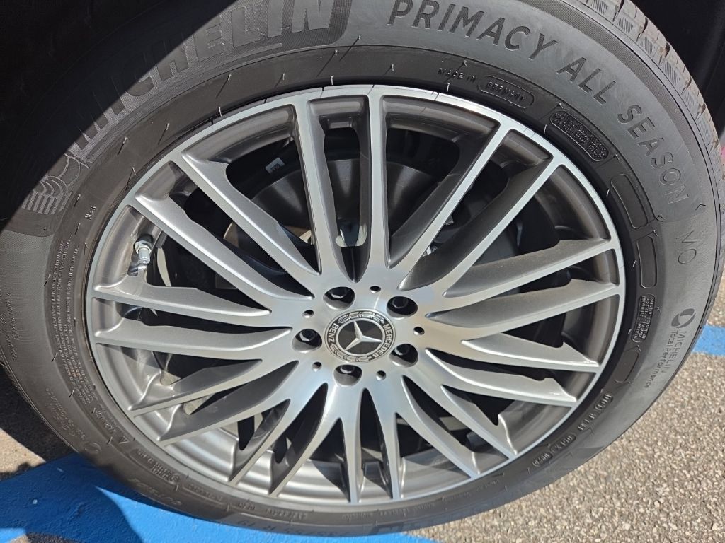 Used 2026 Mercedes-Benz GLC 300 image 3