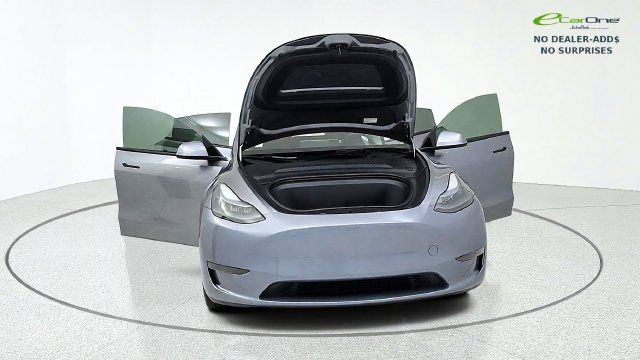 Used 2025 Tesla Model Y Long Range RWD image 13