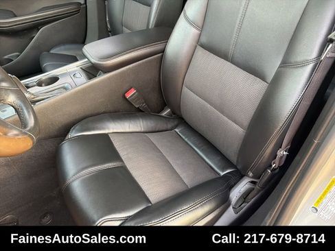 Used 2017 Chevrolet Impala LT image 47