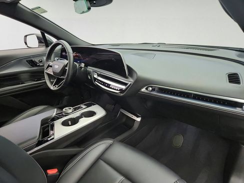 Used 2024 Cadillac Lyriq Tech AWD/4WD image 27