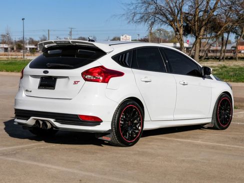 Used 2018 Ford Focus ST image 8