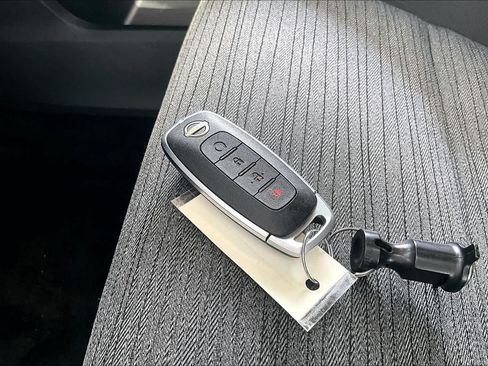 Certified 2023 Nissan Rogue SV FWD image 14