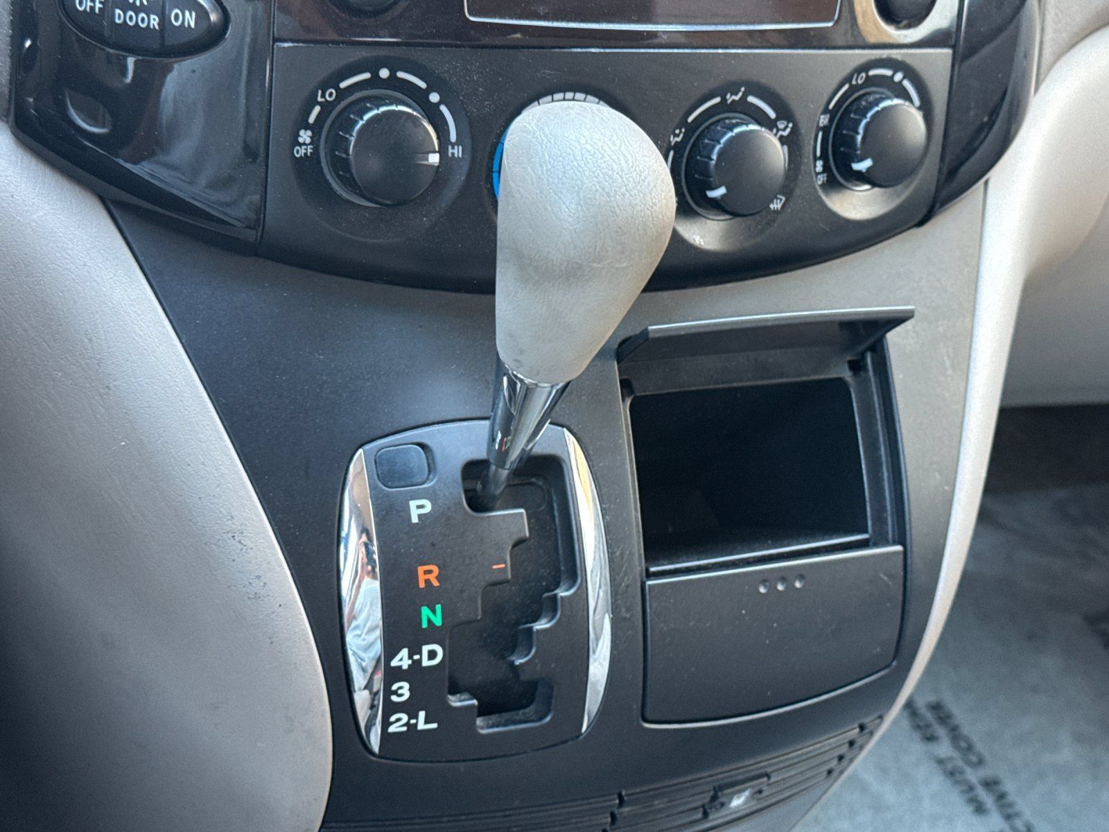 Used 2005 Toyota Sienna LE w/ LE Pkg 8 FWD image 22
