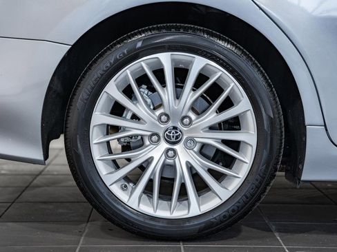 Used 2018 Toyota Camry XLE image 17