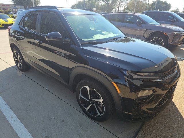 Used 2022 Chevrolet TrailBlazer RS FWD image 3