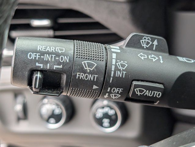 Used 2020 Cadillac Escalade Platinum AWD/4WD image 60