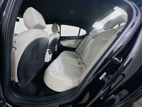 Used 2025 Genesis G70 2.5T image 27