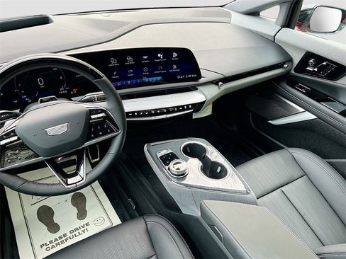 New 2026 Cadillac Optiq Sport 2 image 24