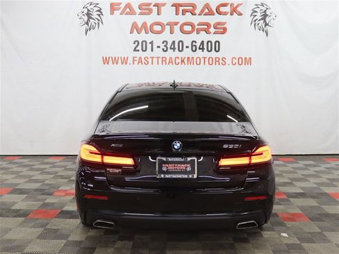 Used 2022 BMW 530i xDrive w/ Convenience Package AWD/4WD image 5