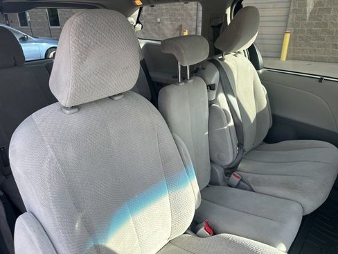 Used 2013 Toyota Sienna LE FWD image 26