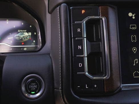 Used 2023 GMC Yukon XL Denali Ultimate AWD/4WD image 23